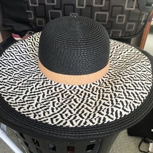 Merona floppy hat brand new never worn